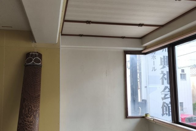 天井工事　まわり縁をかわいらしく